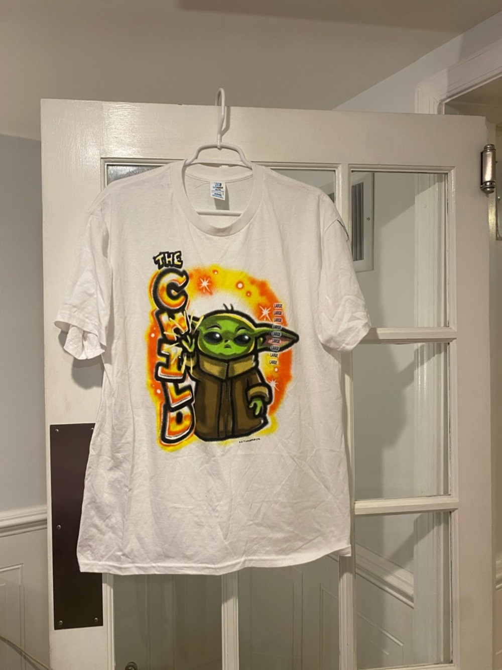 Tee style size Large T-shirt  unisex NWT